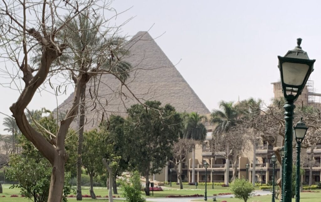 Marriott Mena House - Blick auf die Pyramide